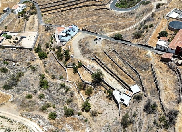 Ubebygd land til salgs i Vilaflor - € 250 000 (Ref: 9133531)