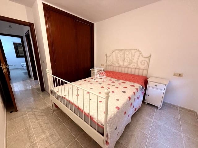 2 bedroom Flat for sale in El Medano, Granadilla de Abona with pool garage - € 285,000 (Ref: 9142406)
