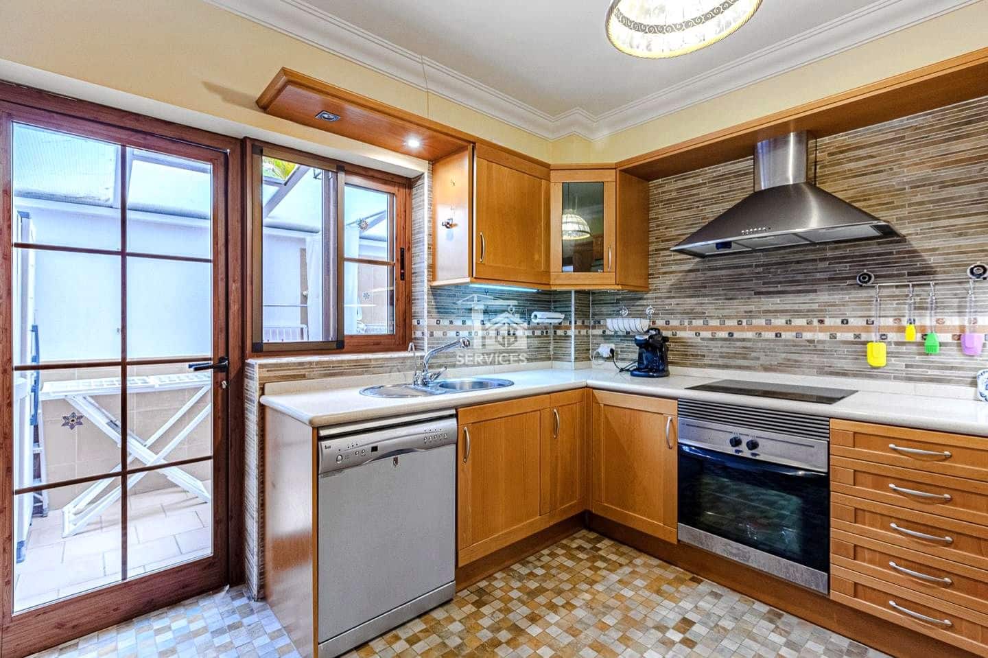 3 soveværelse Villa til salg i Costa Adeje med swimmingpool garage - € 1.150.000 (Ref: 9165184)