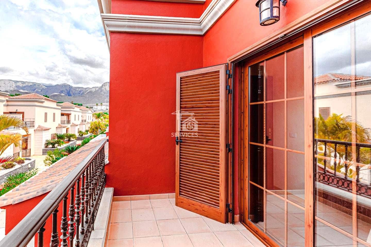 3 soveværelse Villa til salg i Costa Adeje med swimmingpool garage - € 1.150.000 (Ref: 9165184)