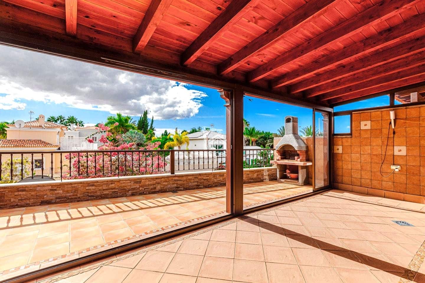 3 soveværelse Villa til salg i Costa Adeje med swimmingpool garage - € 1.150.000 (Ref: 9165184)