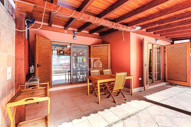 3 soveværelse Villa til salg i Playa del Duque, Adeje med swimmingpool garage - € 1.150.000 (Ref: 9165184)