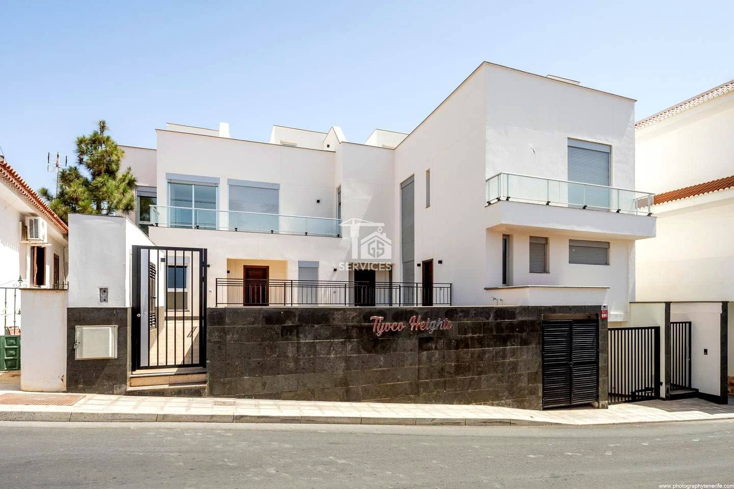 2 soveværelse Villa til salg i Adeje med garage - € 330.000 (Ref: 9198440)