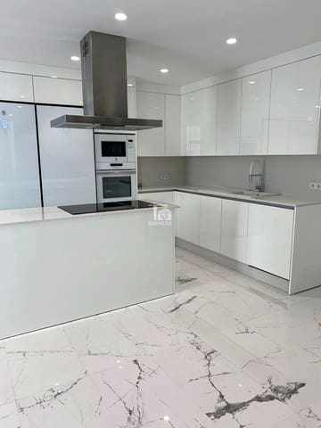 2 sovrum Lägenhet till salu i Los Cristianos, Arona med pool garage - 800 000 € (Ref: 9225997)