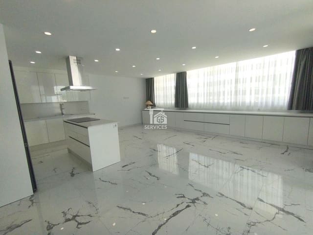 2 sovrum Lägenhet till salu i Los Cristianos, Arona med pool garage - 800 000 € (Ref: 9225997)