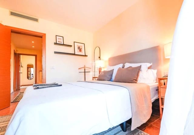 3 slaapkamer Villa te koop in San Miguel de Abona met zwembad garage - € 405.000 (Ref: 9227661)