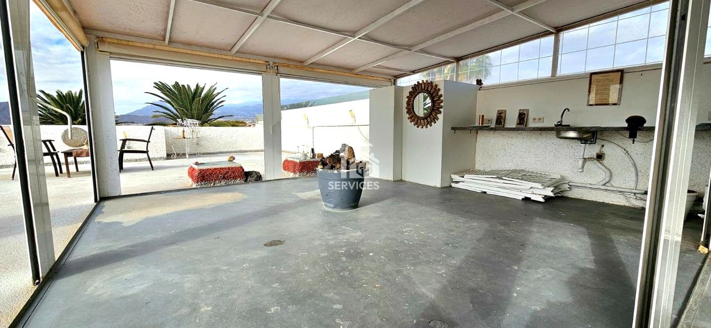 3 chambre Villa/Maison à vendre à Arona avec garage - 449 000 € (Ref: 9230675)