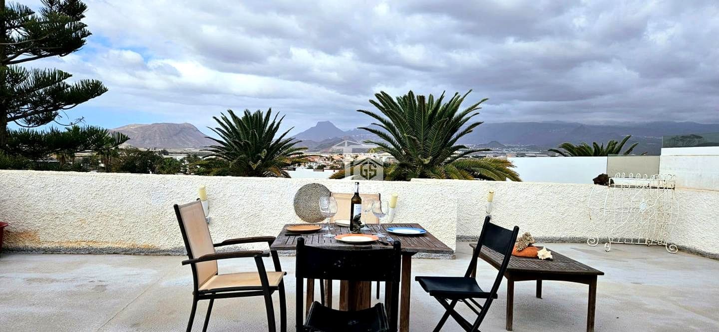 3 chambre Villa/Maison à vendre à Arona avec garage - 449 000 € (Ref: 9230675)