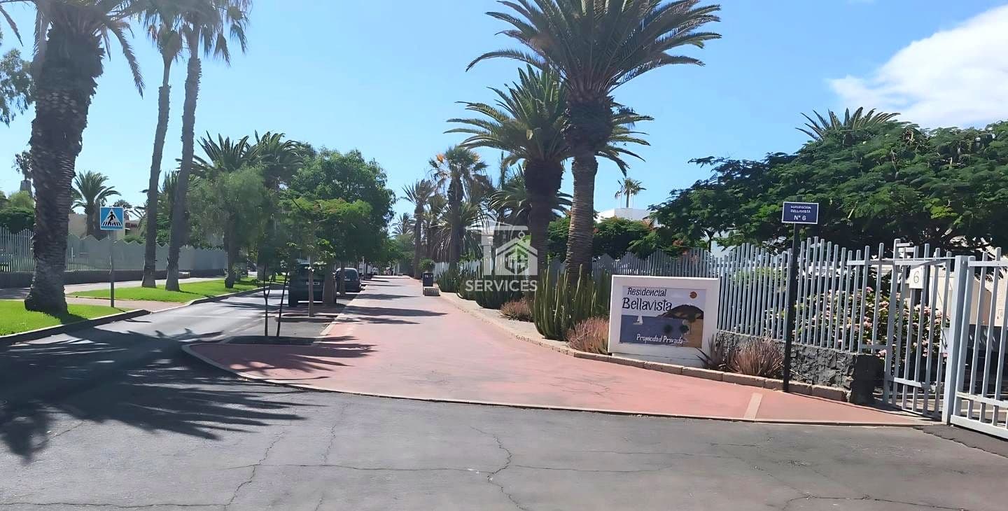 3 chambre Villa/Maison à vendre à Arona avec garage - 449 000 € (Ref: 9230675)