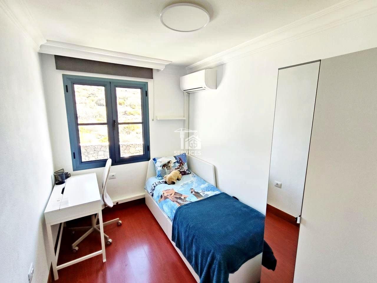 4 soveværelse Villa til salg i Adeje med swimmingpool garage - € 450.000 (Ref: 9230692)