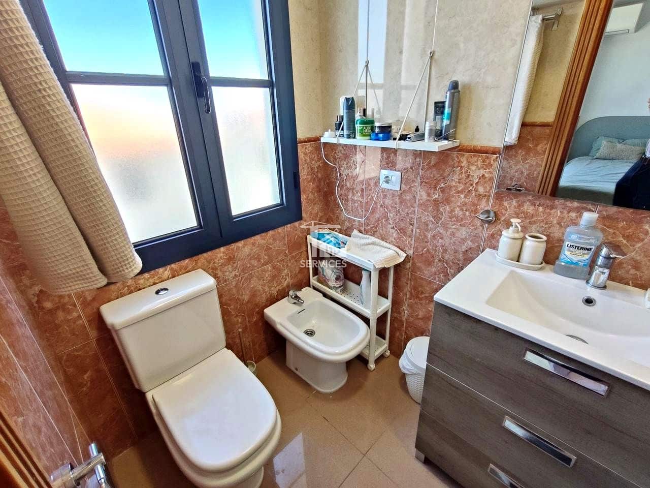 4 soveværelse Villa til salg i Adeje med swimmingpool garage - € 450.000 (Ref: 9230692)