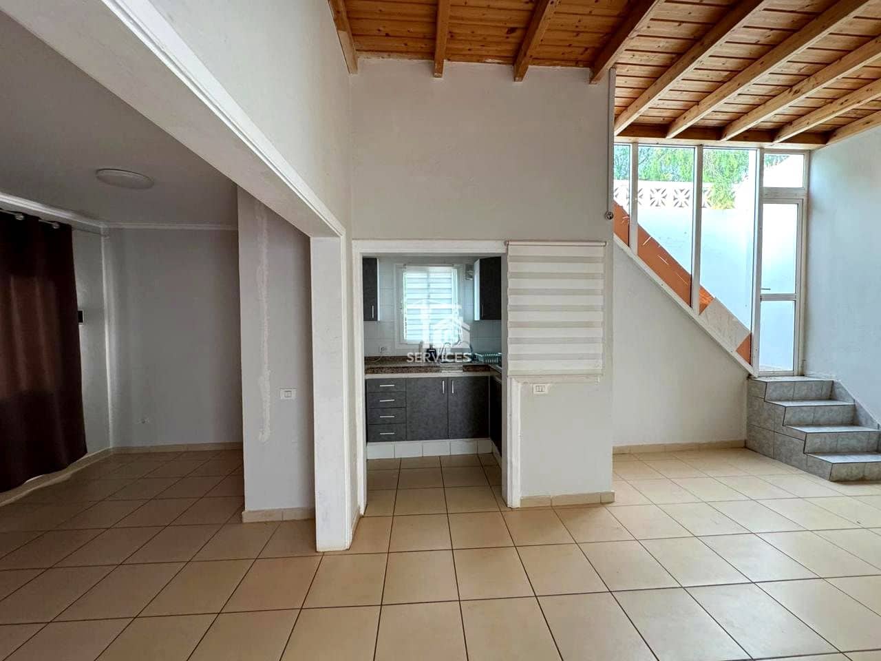 2 soveværelse Villa til salg i Arona med garage - € 660.000 (Ref: 9242478)