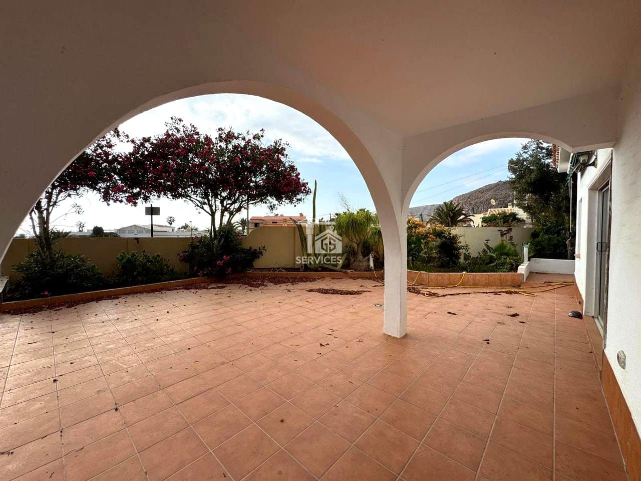 2 soveværelse Villa til salg i Arona med garage - € 660.000 (Ref: 9242478)