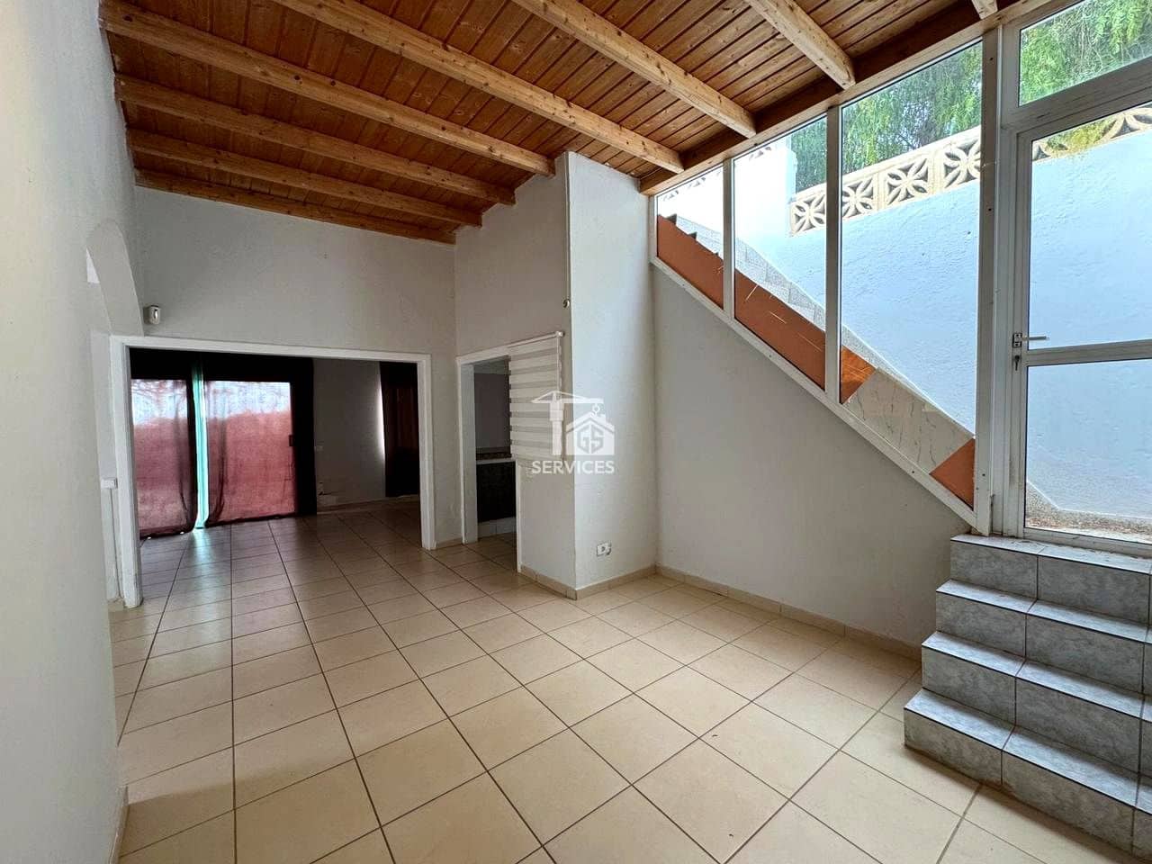 2 soveværelse Villa til salg i Arona med garage - € 660.000 (Ref: 9242478)