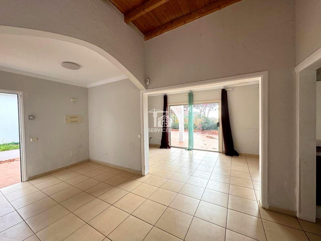 2 soveværelse Villa til salg i Arona med garage - € 660.000 (Ref: 9242478)