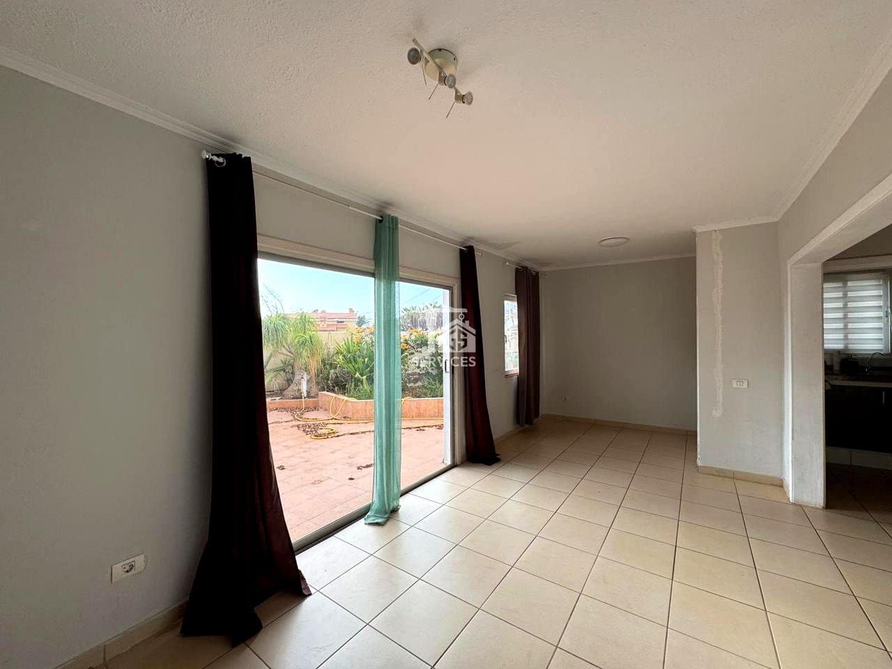 2 soveværelse Villa til salg i Arona med garage - € 660.000 (Ref: 9242478)