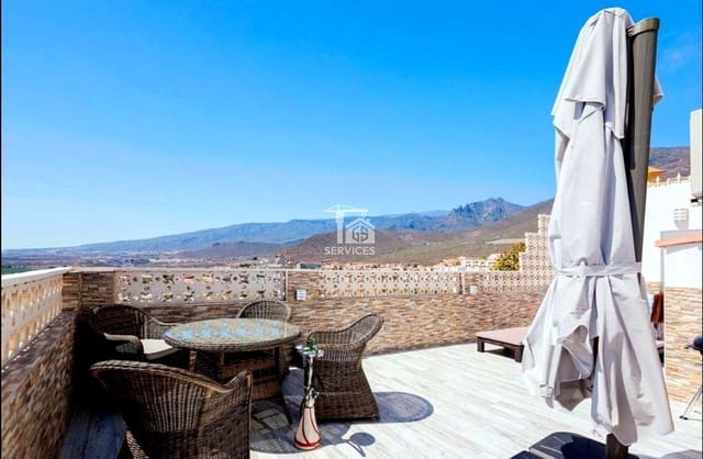 3 bedroom Villa for sale in Torviscas Centro y Alto, Adeje with pool garage - € 630,000 (Ref: 9247854)