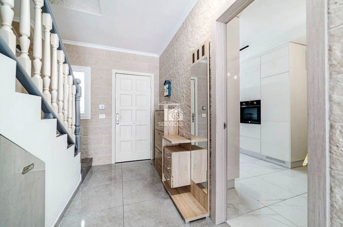 3 slaapkamer Villa te koop in San Miguel de Abona met zwembad - € 420.000 (Ref: 9247855)