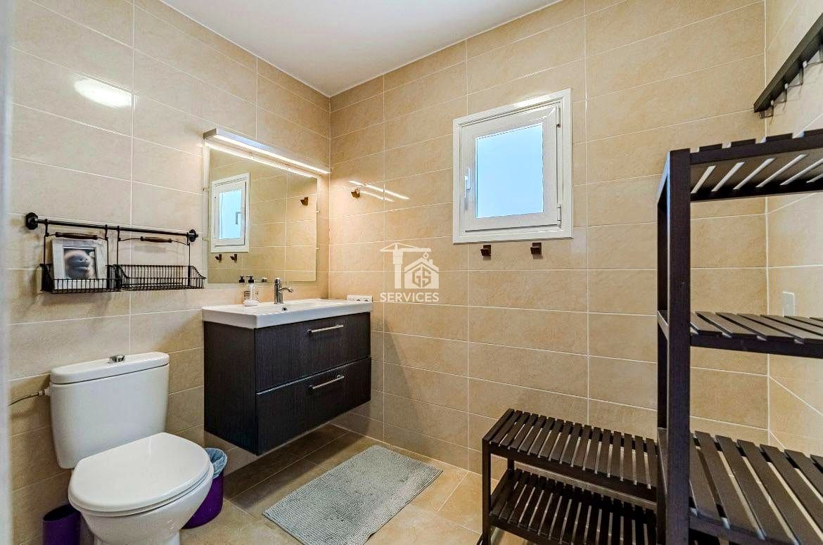 3 slaapkamer Villa te koop in San Miguel de Abona met zwembad - € 420.000 (Ref: 9247855)