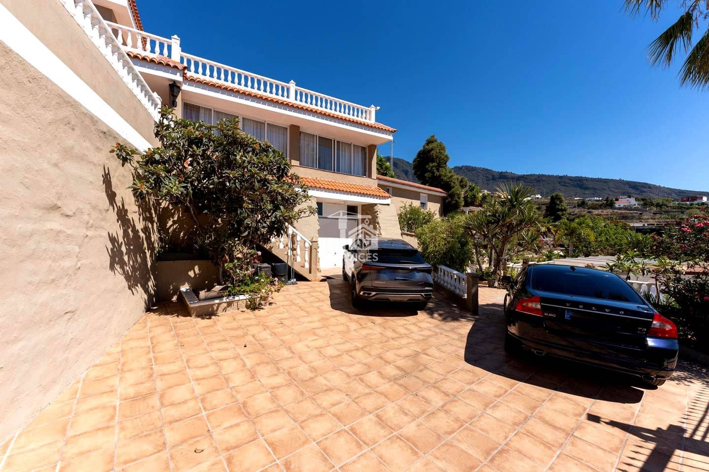 4 slaapkamer Villa te koop in Candelaria met zwembad garage - € 840.000 (Ref: 9262140)