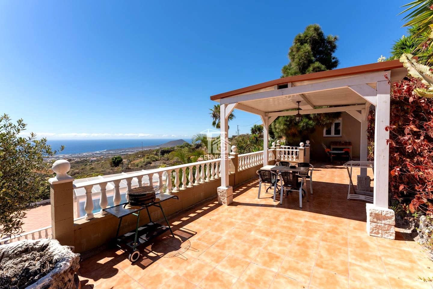 4 slaapkamer Villa te koop in Candelaria met zwembad garage - € 840.000 (Ref: 9262140)