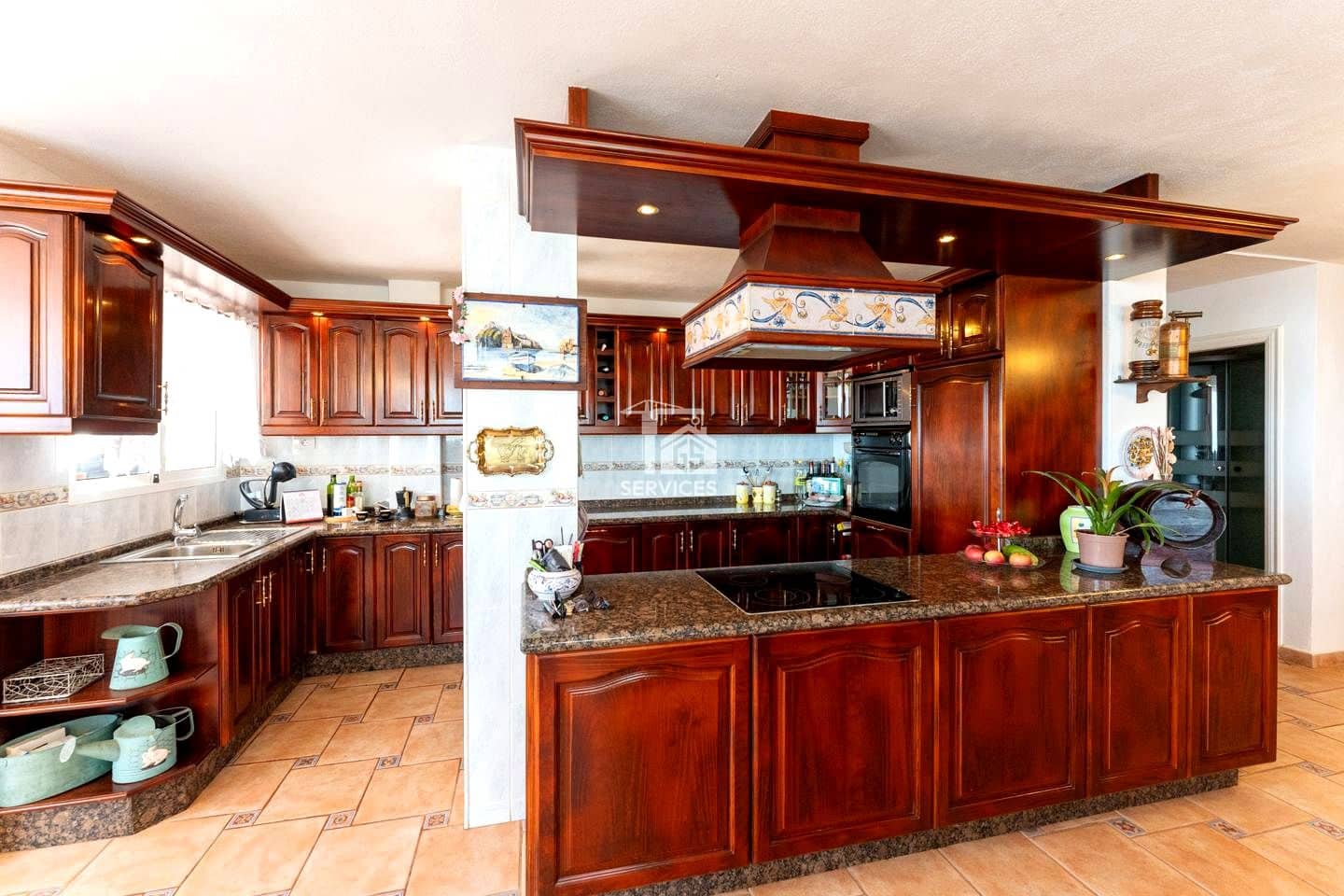 4 slaapkamer Villa te koop in Candelaria met zwembad garage - € 840.000 (Ref: 9262140)