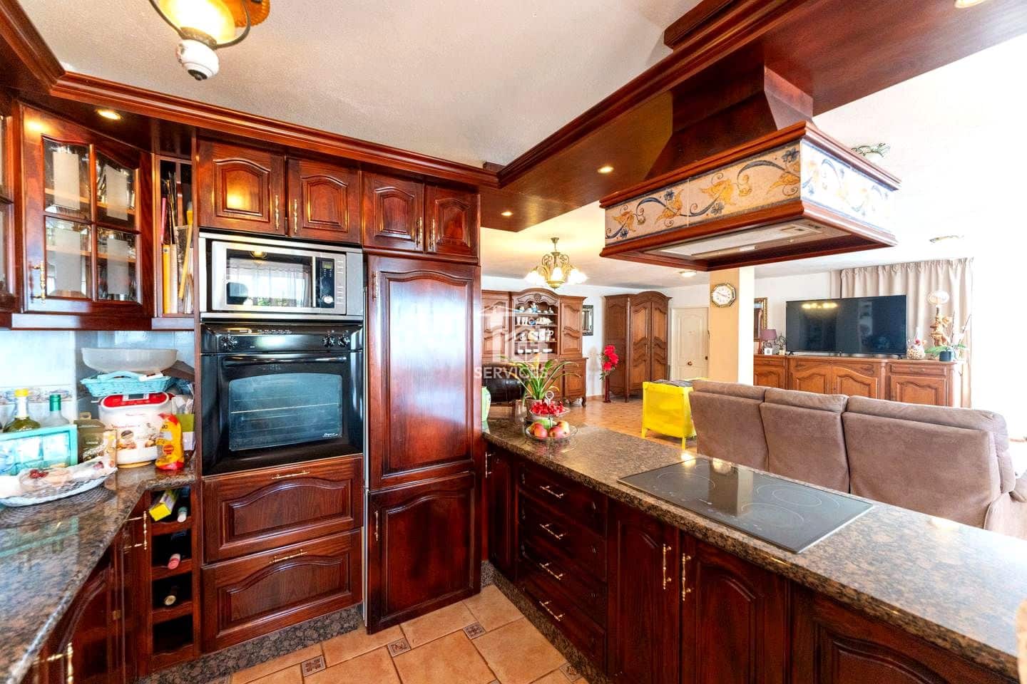 4 slaapkamer Villa te koop in Candelaria met zwembad garage - € 840.000 (Ref: 9262140)