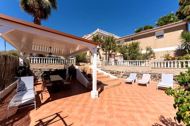 4 slaapkamer Villa te koop in Candelaria met zwembad garage - € 840.000 (Ref: 9262140)