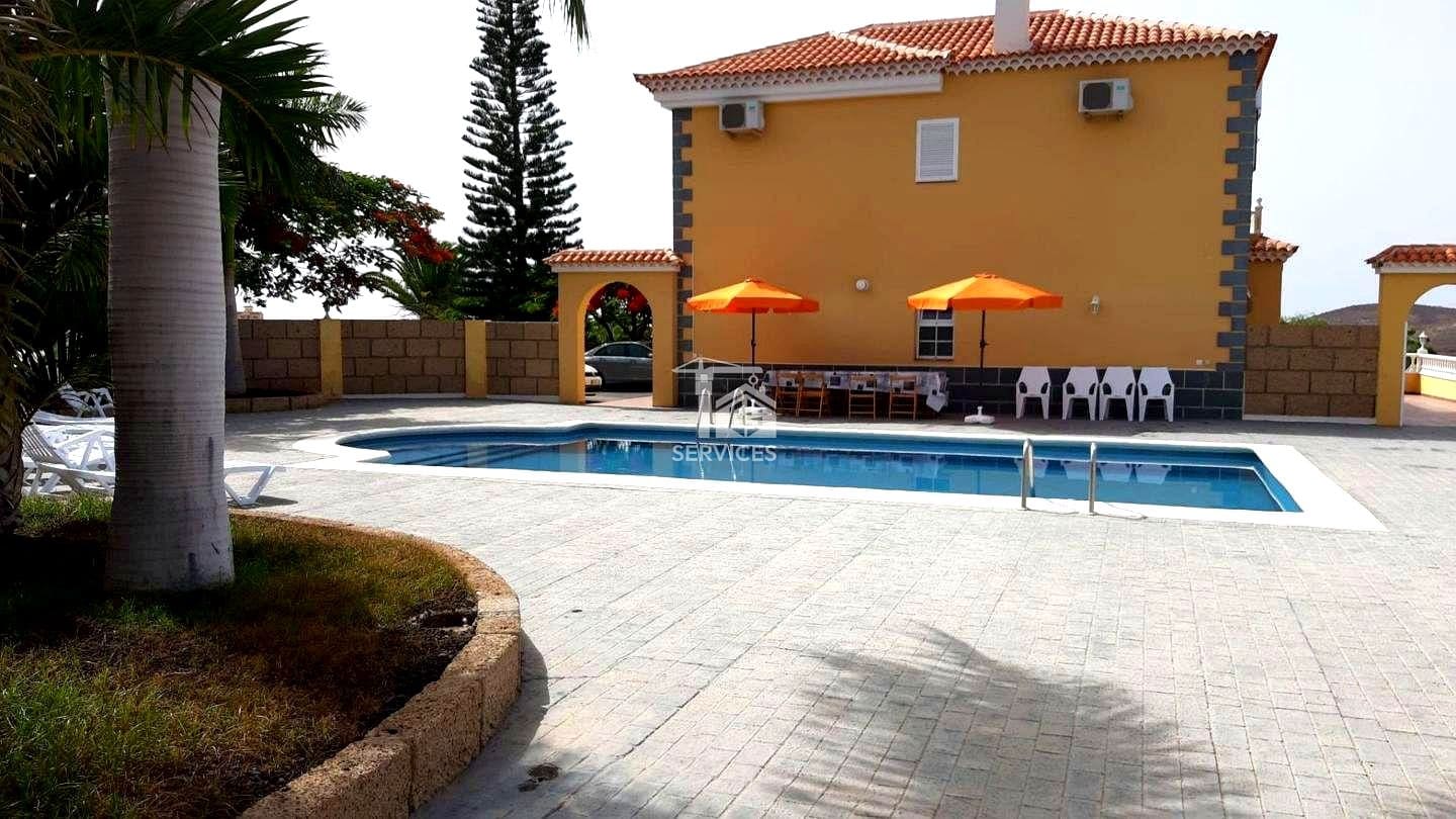 4 soveværelse Villa til salg i San Miguel de Abona med swimmingpool garage - € 1.280.000 (Ref: 9271855)