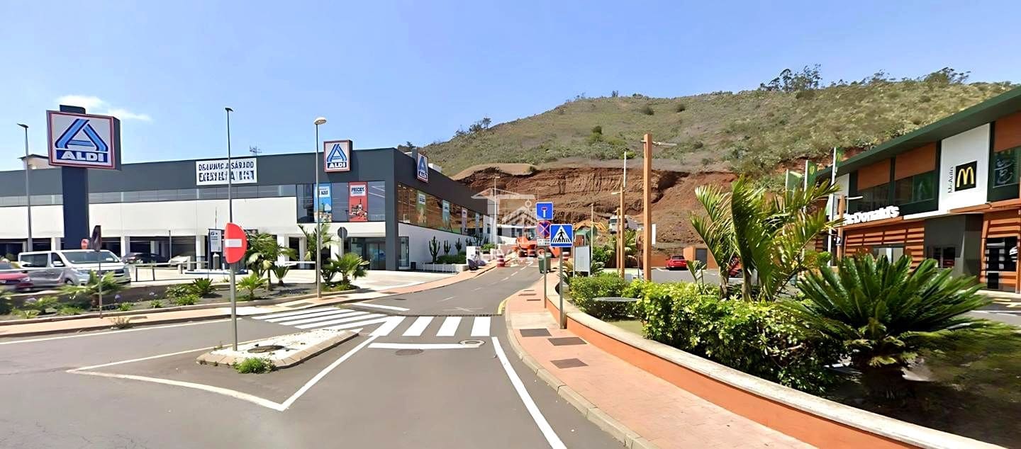 Grunde uden byggetilladelser til salg i Santa Cruz de Tenerife - € 10.700.000 (Ref: 9276060)