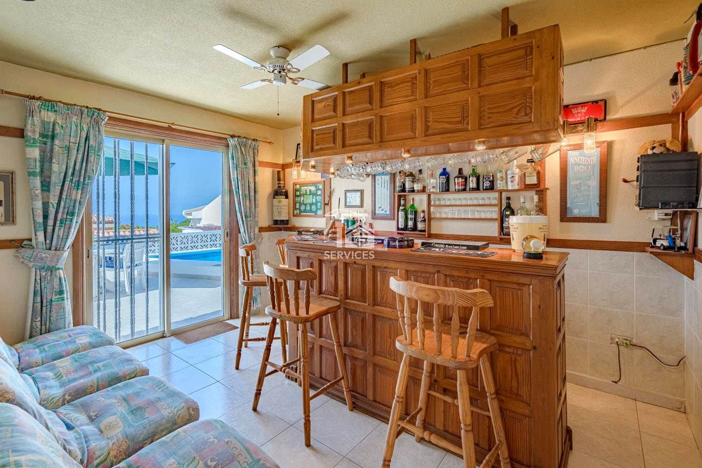 4 chambre Villa/Maison à vendre à Arona avec piscine garage - 825 000 € (Ref: 9283964)