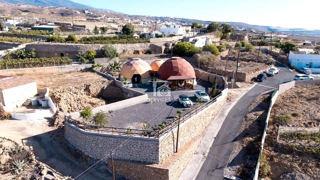 5 slaapkamer Villa te koop in Granadilla de Abona met garage - € 600.000 (Ref: 9289792)