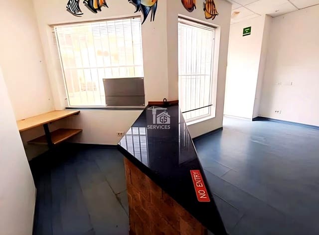 4 bedroom Business for sale in Puerto Santiago, Santiago del Teide - € 180,000 (Ref: 9304710)