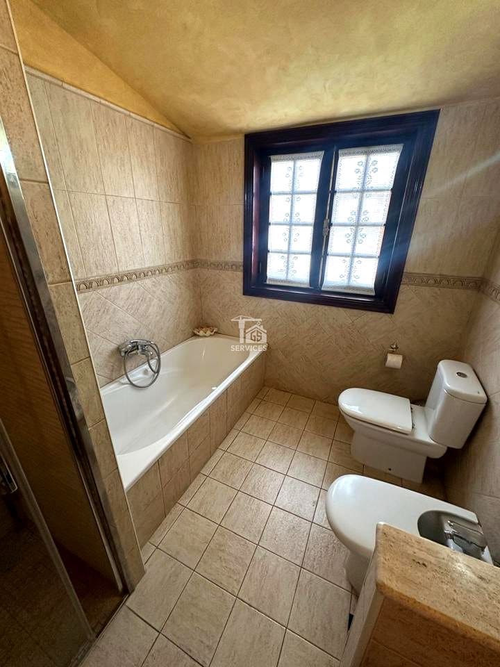 4 soveværelse Villa til salg i San Miguel de Abona med swimmingpool garage - € 470.000 (Ref: 9310264)