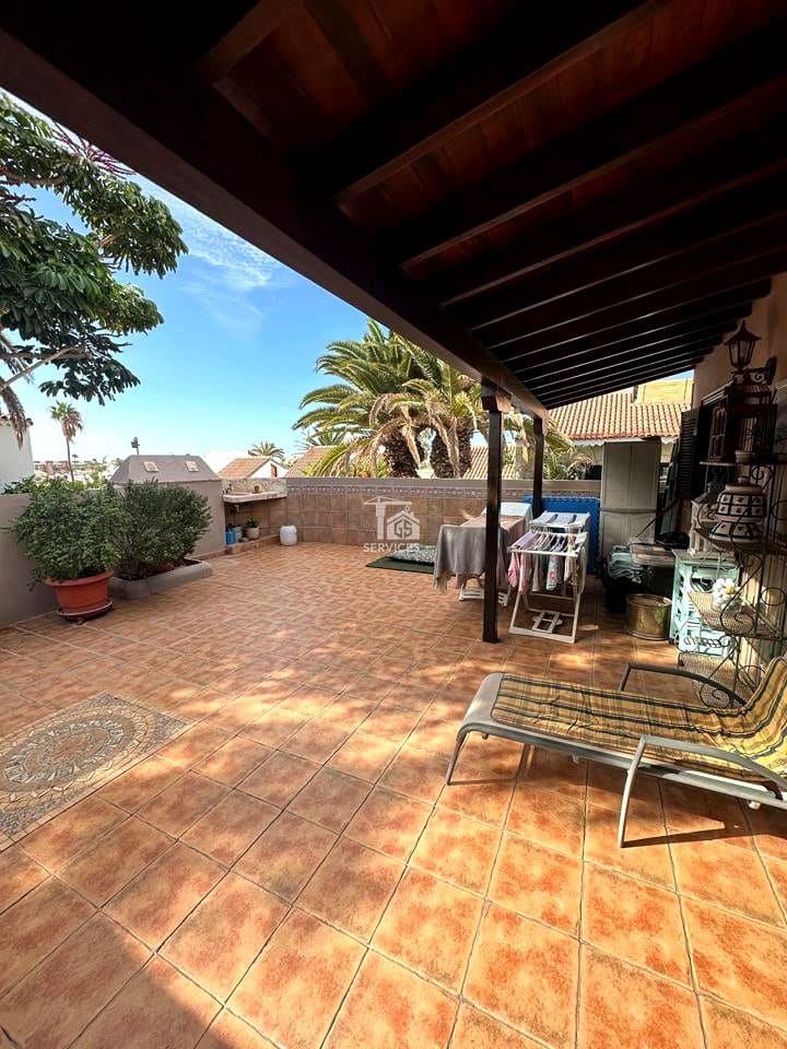 4 soveværelse Villa til salg i San Miguel de Abona med swimmingpool garage - € 470.000 (Ref: 9310264)