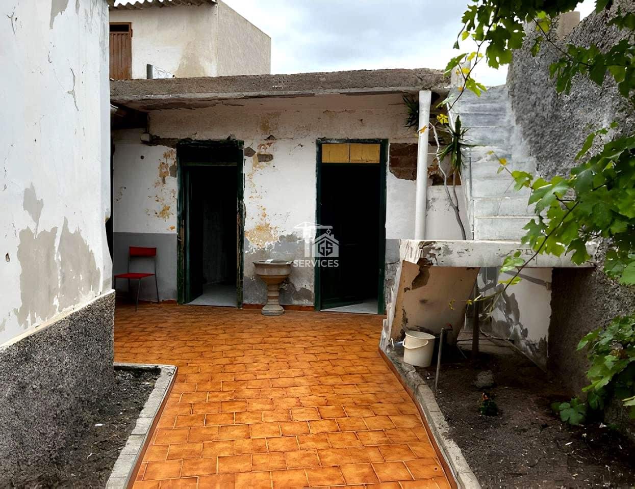 4 bedroom Villa for sale in Guia de Isora - € 280,000 (Ref: 9317248)