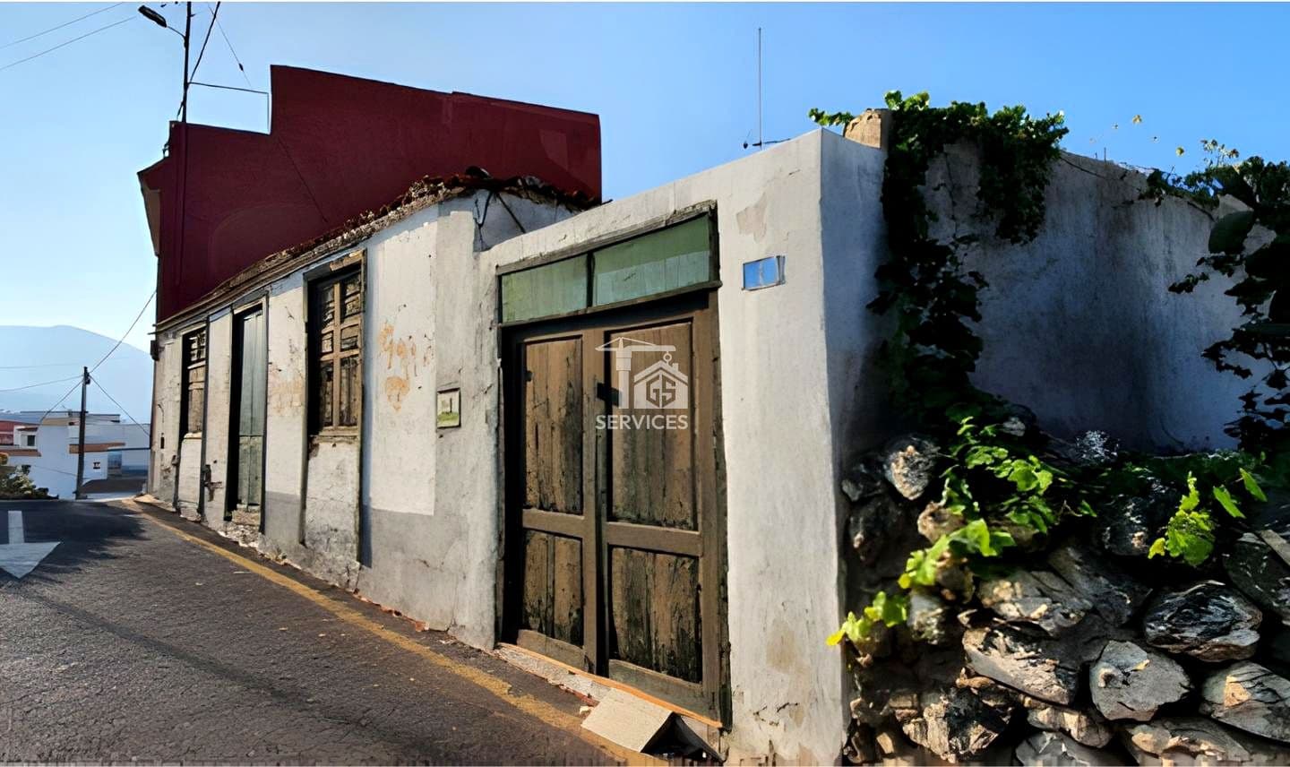 4 bedroom Villa for sale in Guia de Isora - € 280,000 (Ref: 9317248)