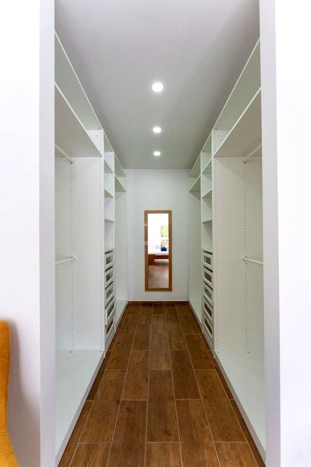 5 sovrum Villa till salu i Arona med pool garage - 995 000 € (Ref: 9322829)