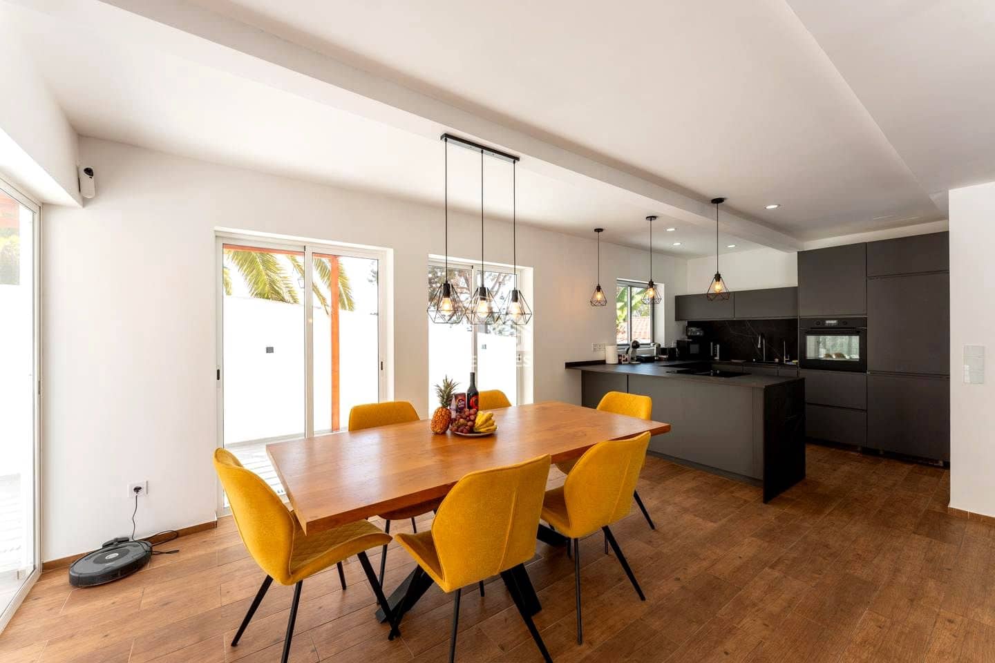 5 sovrum Villa till salu i Arona med pool garage - 995 000 € (Ref: 9322829)