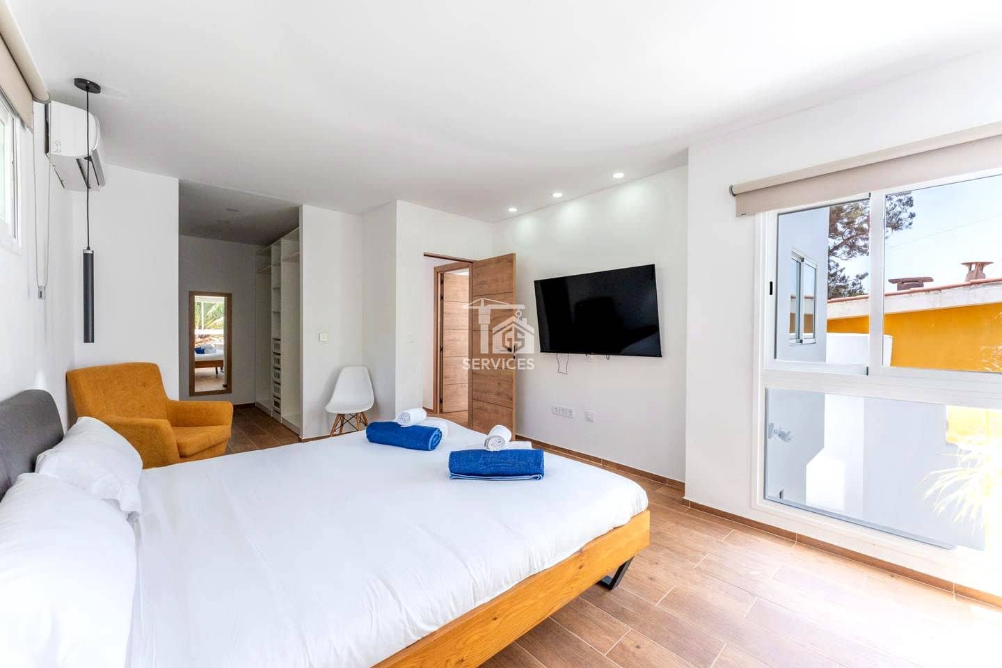 5 sovrum Villa till salu i Arona med pool garage - 995 000 € (Ref: 9322829)