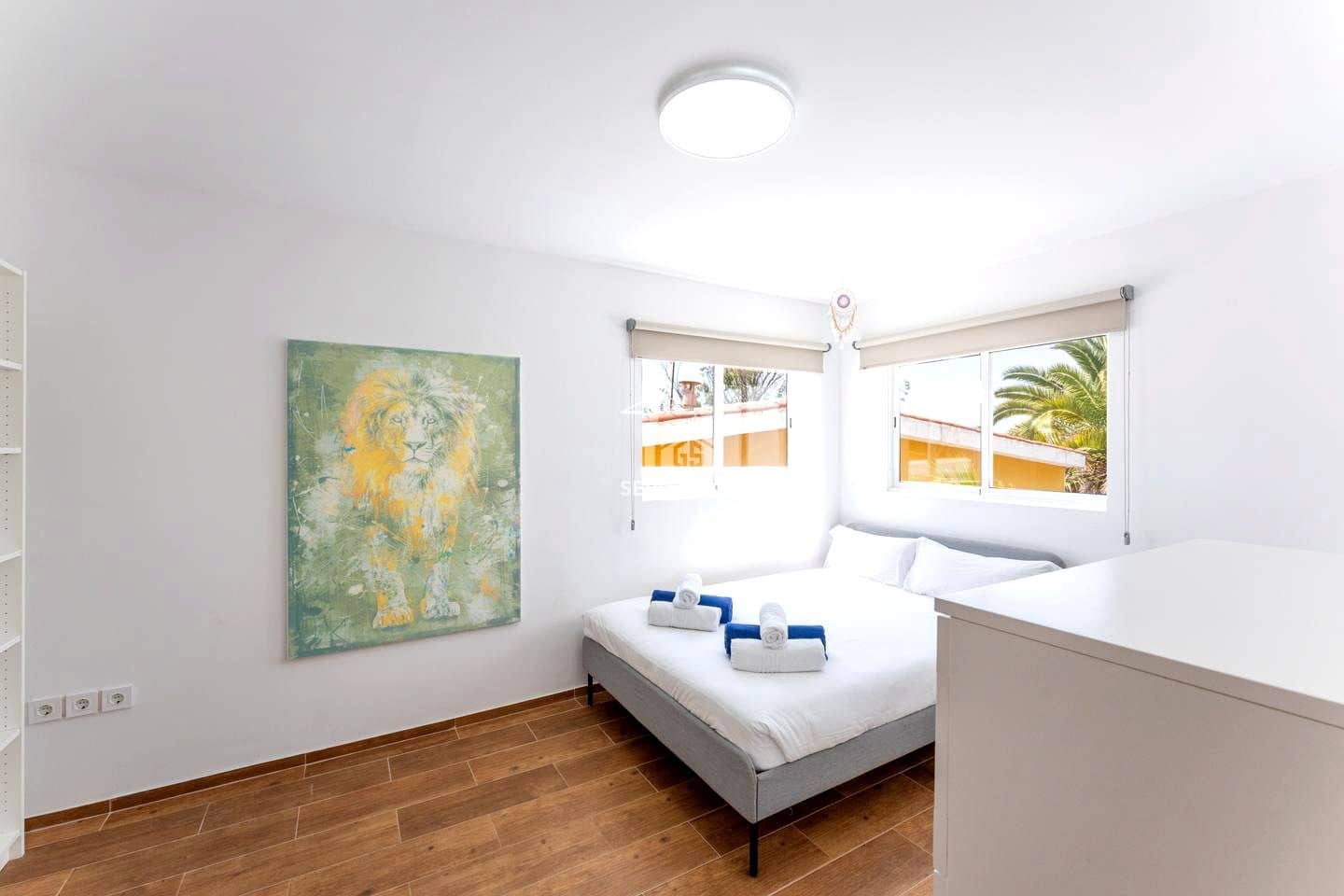 5 sovrum Villa till salu i Arona med pool garage - 995 000 € (Ref: 9322829)