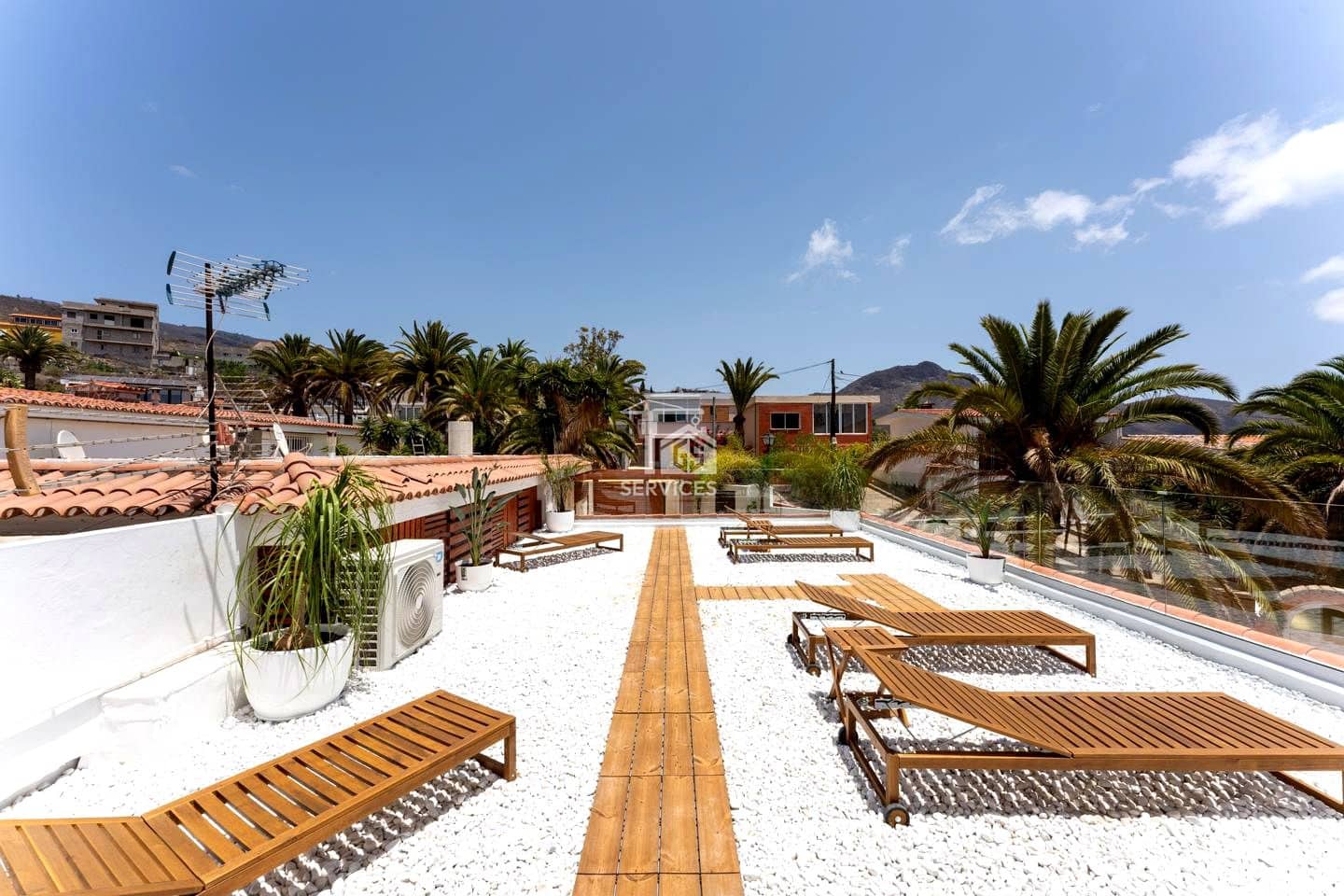 5 sovrum Villa till salu i Arona med pool garage - 995 000 € (Ref: 9322829)