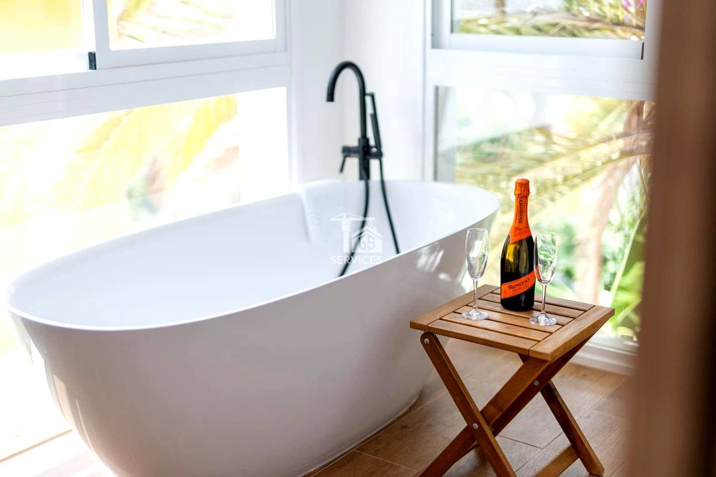 5 sovrum Villa till salu i Arona med pool garage - 995 000 € (Ref: 9322829)