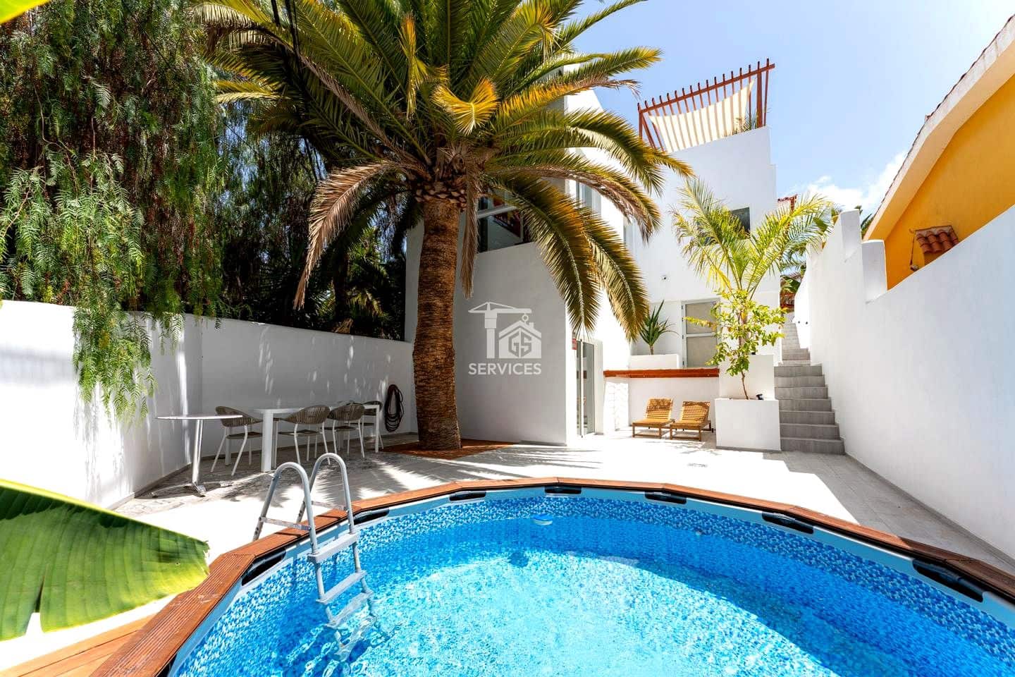 5 sovrum Villa till salu i Arona med pool garage - 995 000 € (Ref: 9322829)