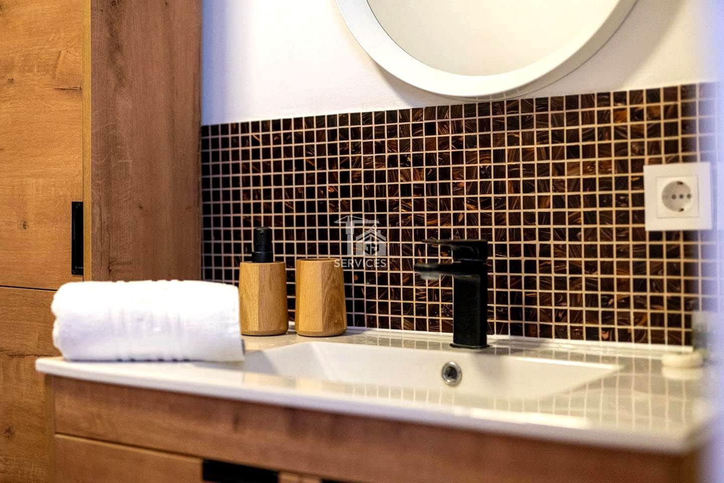 5 sovrum Villa till salu i Arona med pool garage - 995 000 € (Ref: 9322829)