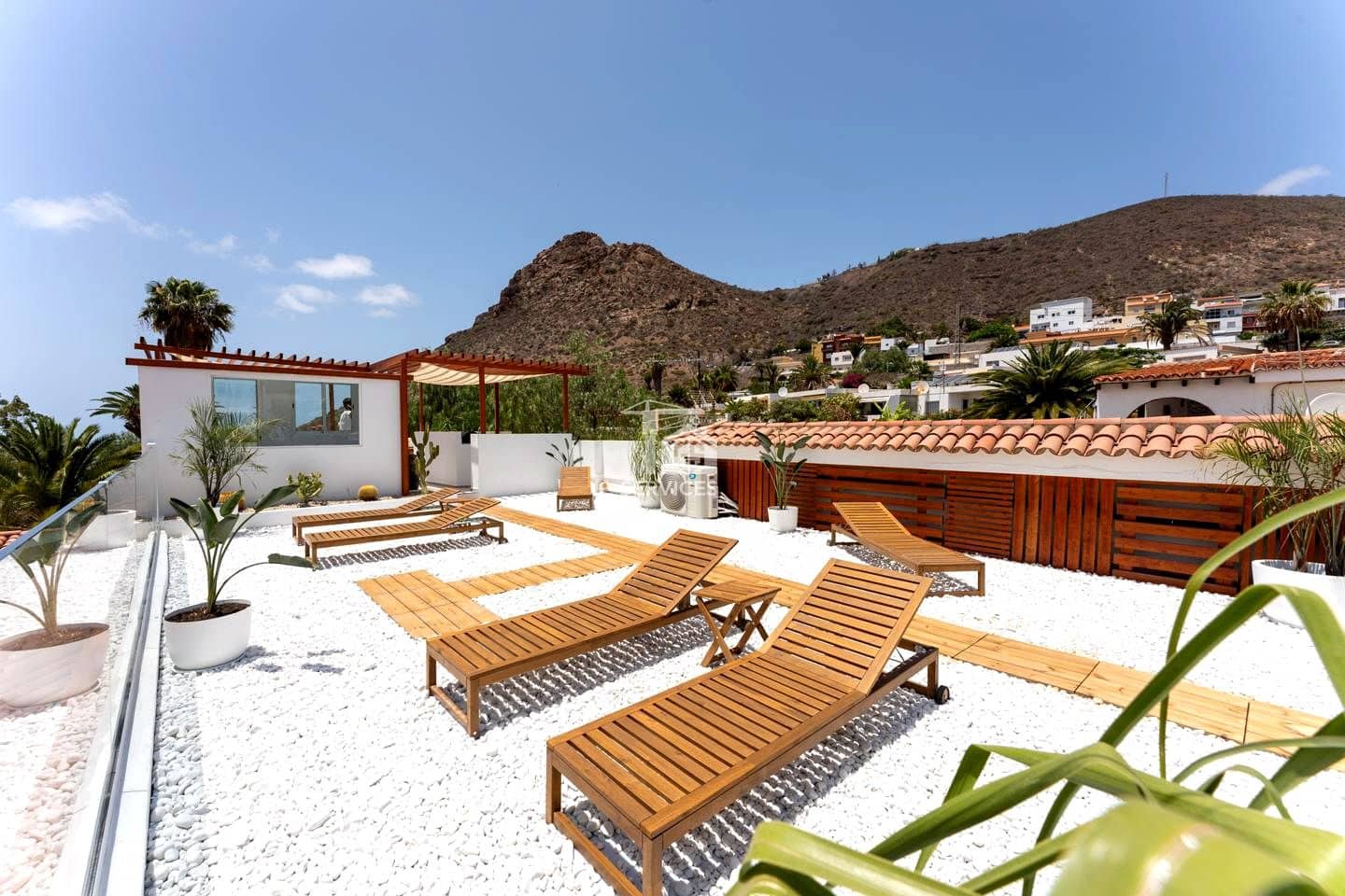 5 sovrum Villa till salu i Arona med pool garage - 995 000 € (Ref: 9322829)