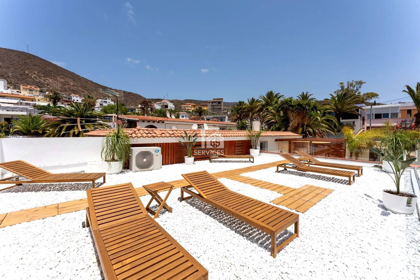 5 sovrum Villa till salu i Arona med pool garage - 995 000 € (Ref: 9322829)