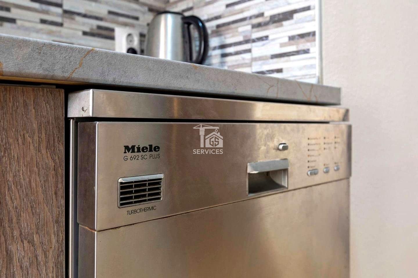 3 slaapkamer Flat te koop in Arona met garage - € 260.000 (Ref: 9337475)