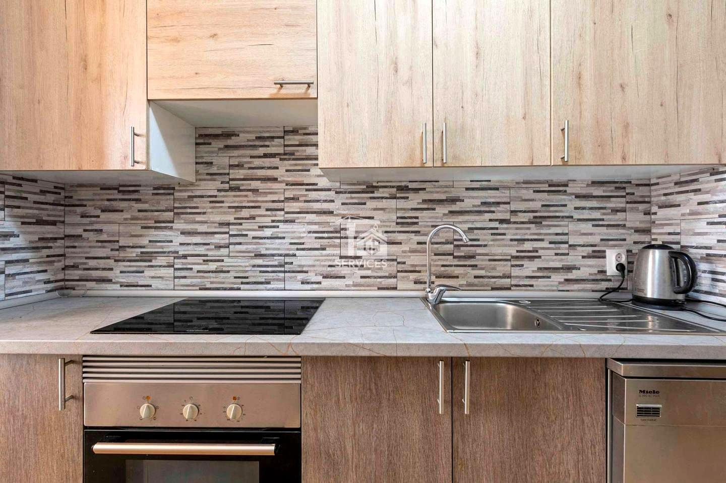 3 slaapkamer Flat te koop in Arona met garage - € 260.000 (Ref: 9337475)