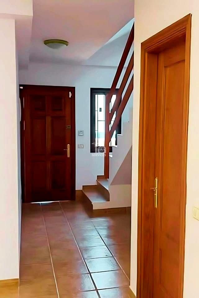 2 soverom Villa til salgs i Adeje med svømmebasseng garasje - € 263 000 (Ref: 9340521)